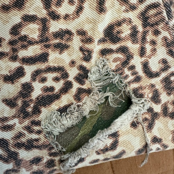 Style Rack Leopard Print jeans - Picture 7 of 11